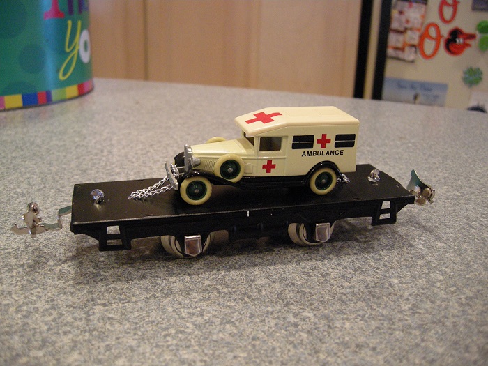 Lionel prewar flat with load.